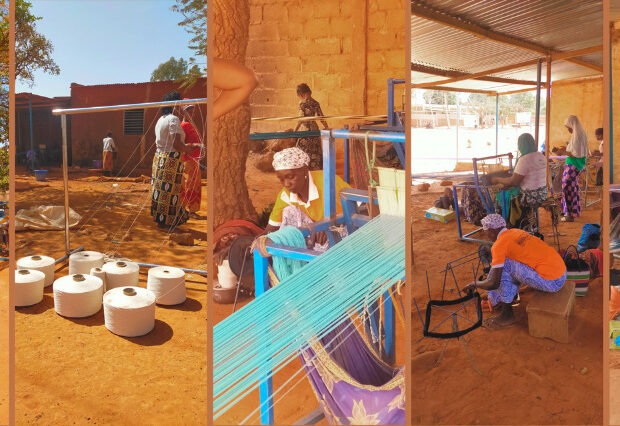 Eine Fotocollage zeigt verschiedene Stationen der Textilproduktion in Westafrika: Sie zeigen Frauen, die Garnrollen vorbereiten, die Fäden auf lange Webrahmen spannen und weben. Die Atmosphäre ist lebendig und gemeinschaftlich, mit einem Fokus auf handwerklicher Arbeit und wirtschaftlicher Selbstermächtigung.